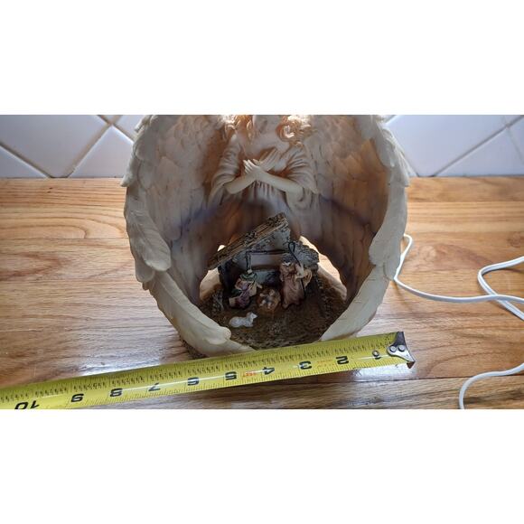 Sculpted Guardian Angel Nativity Manger Electric Nightlight - Picture 8 of 8